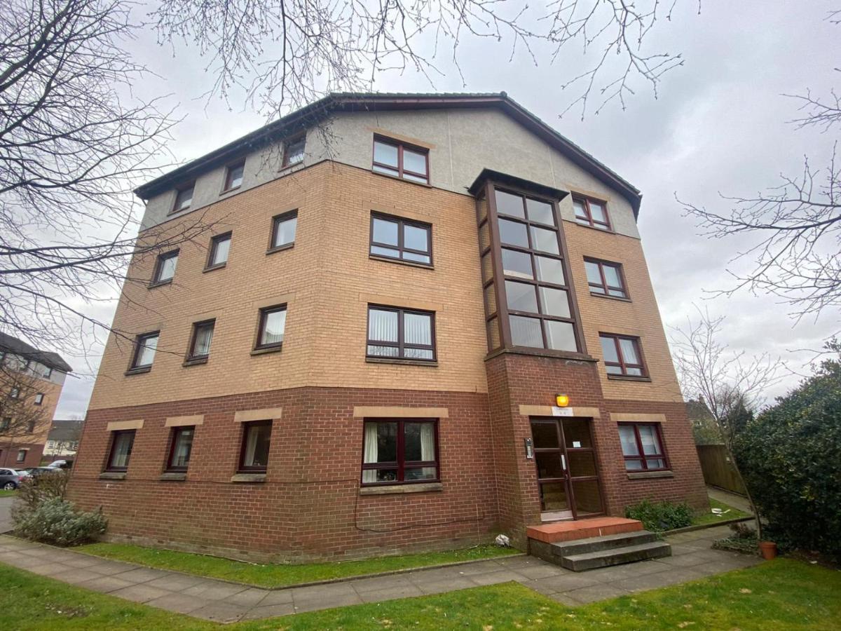 Beautiful 3 Bedroom Apt, Mins From Glasgow Airport, M8 & Sec Paisley Dış mekan fotoğraf